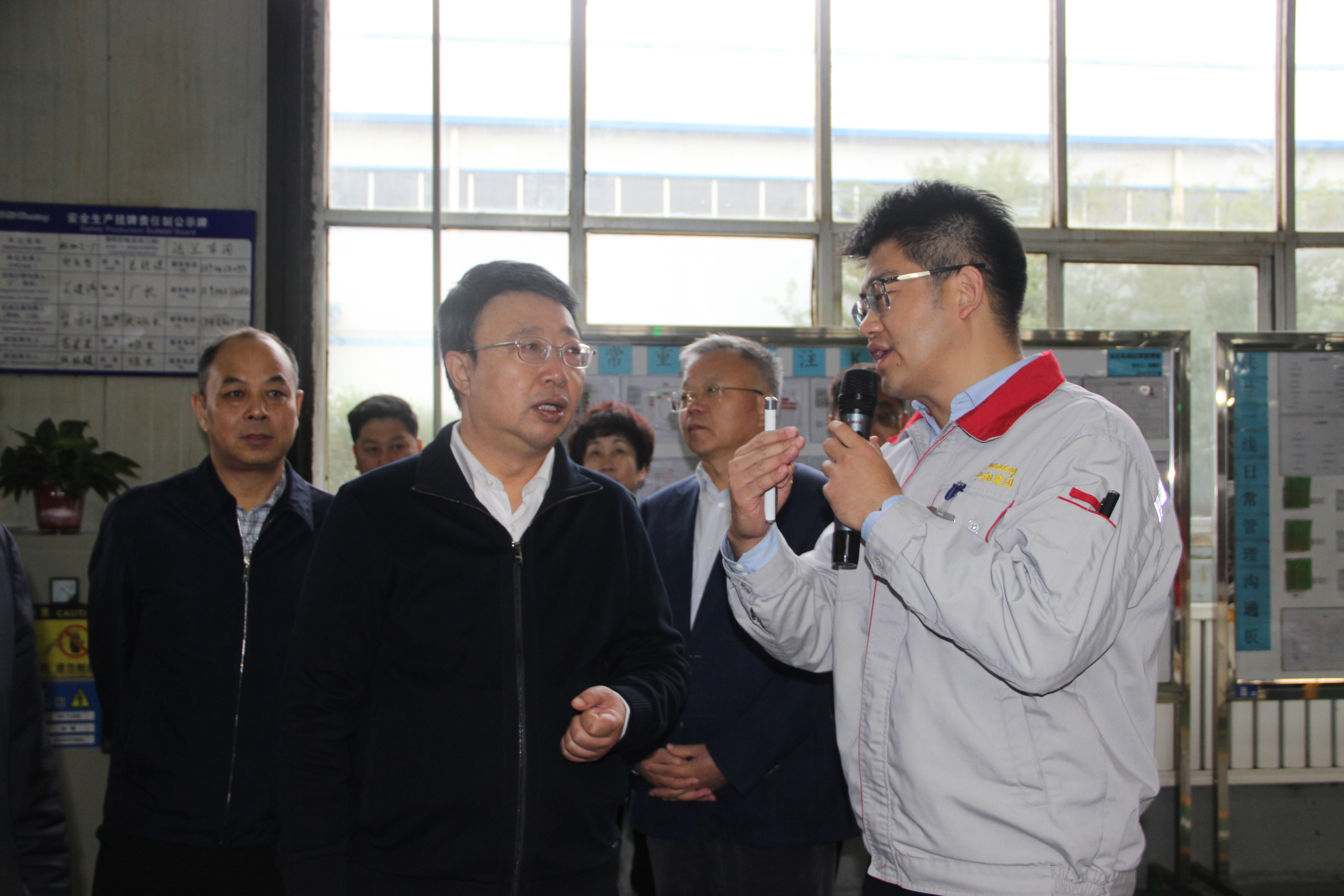 山西省政协主席李佳一行莅临CA88官网调研